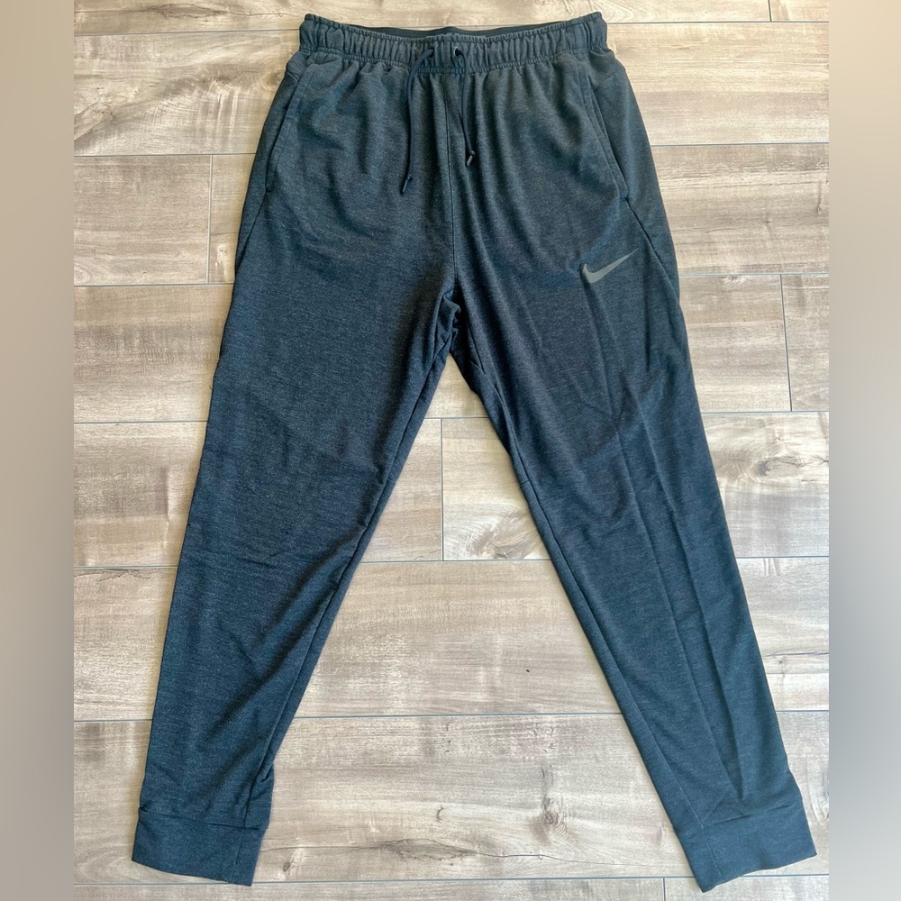 Nike Dri-Fit Yoga Pants Size Medium Men’s Charcoal Grey